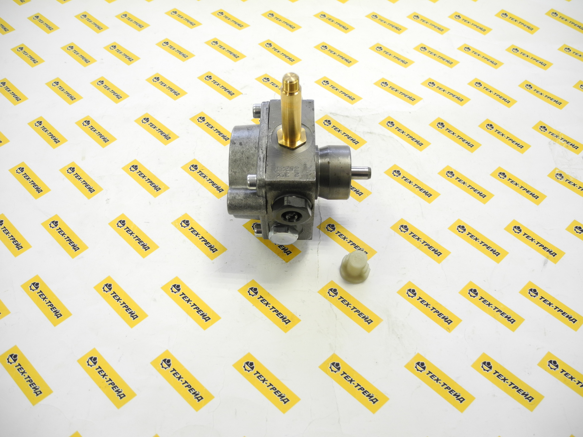 3007808 Топливный насос